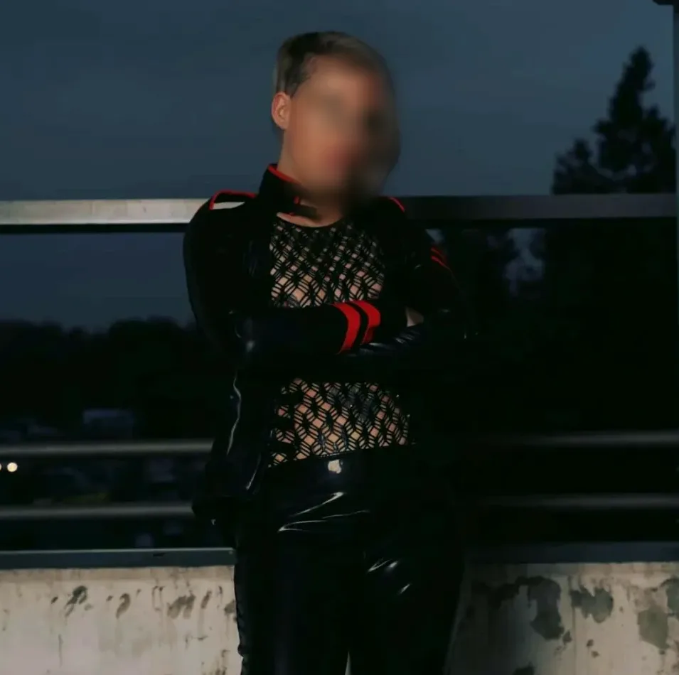 Emilia, 38