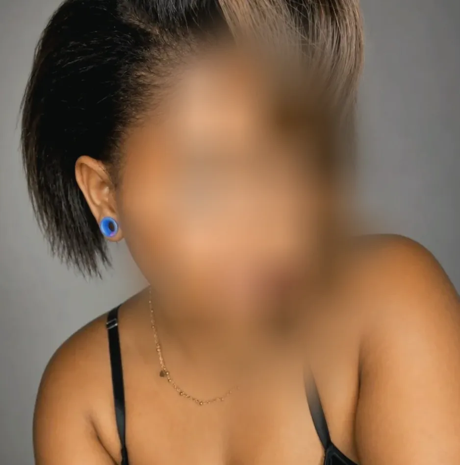 Jacqueline, 29