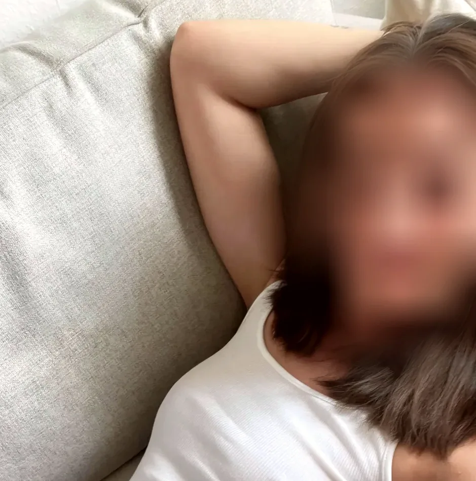 Mira, 27
