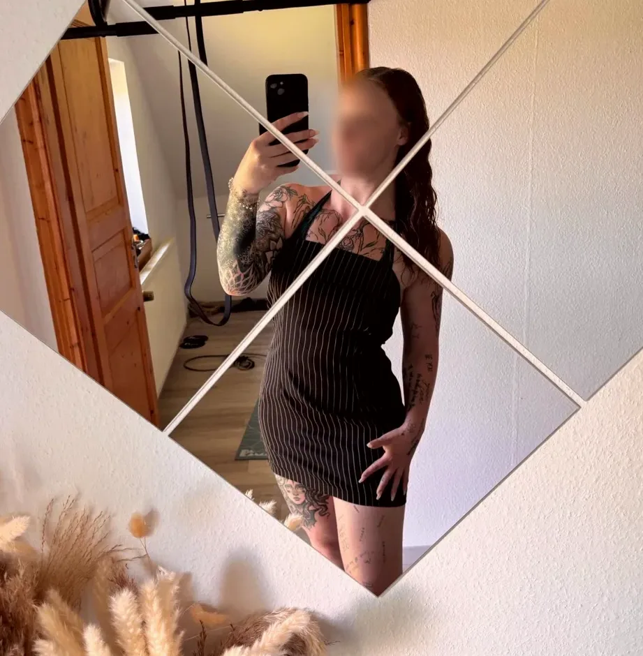 Nicole, 28