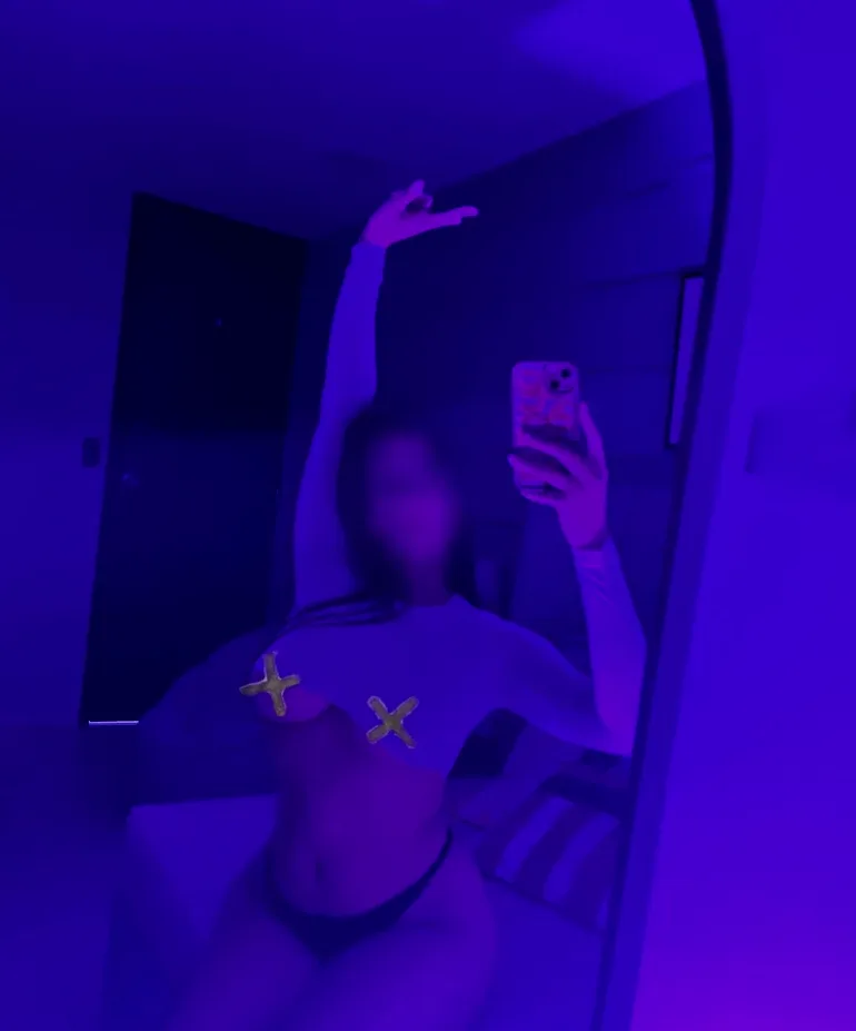 Özlem, 20